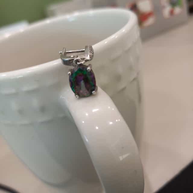 Утерян кулончик с цепочкой. Нашедшего прошу вернуть кулон за хорошее вознаграждение