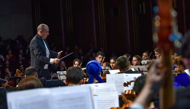 Фоторепортаж: В Ашхабаде состоялся концерт с участием итальянского дирижера