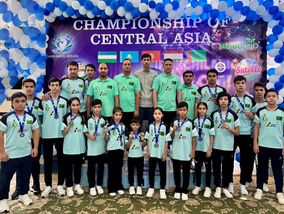 Туркменские каратисты завоевали 16 медалей на чемпионате Центральной Азии в Самарканде