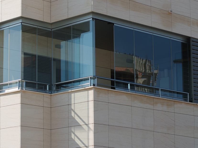 Стекло на балкон