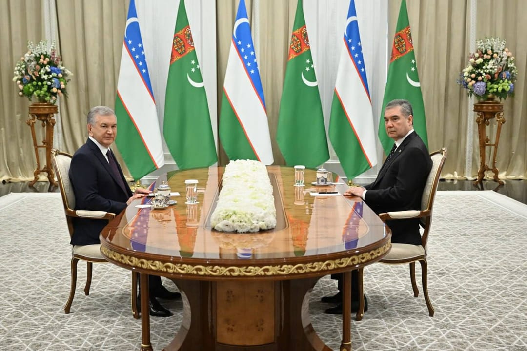 Gurbangulı Berdimuhamedov, Özbekistan Cumhurbaşkanı Şevket Mirziyoyev ile bir araya geldi
