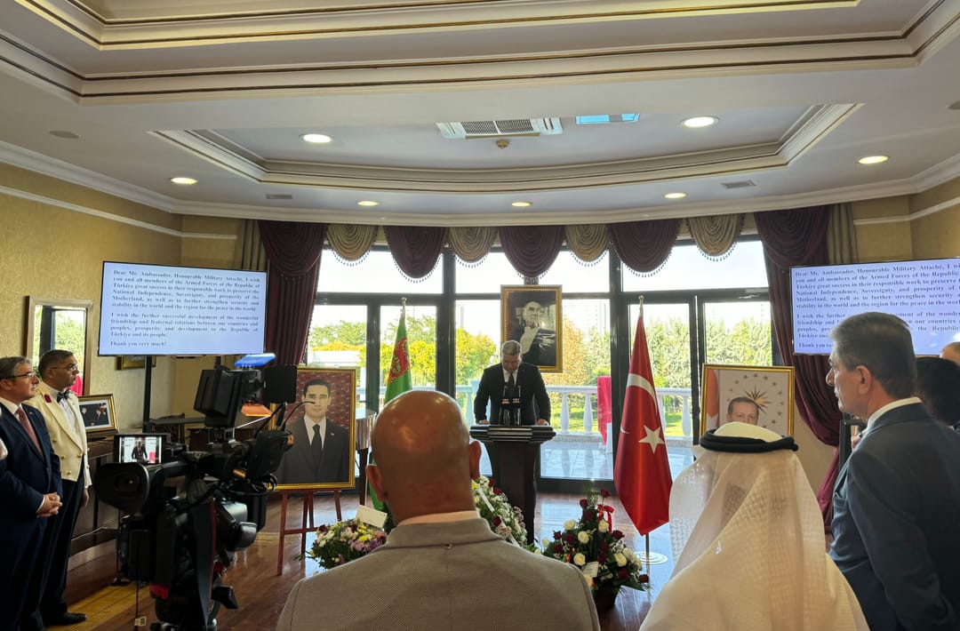 Türkmenistanda Türkiýäniň Ýeňiş gününiň 102 ýyllygy bellenip geçildi