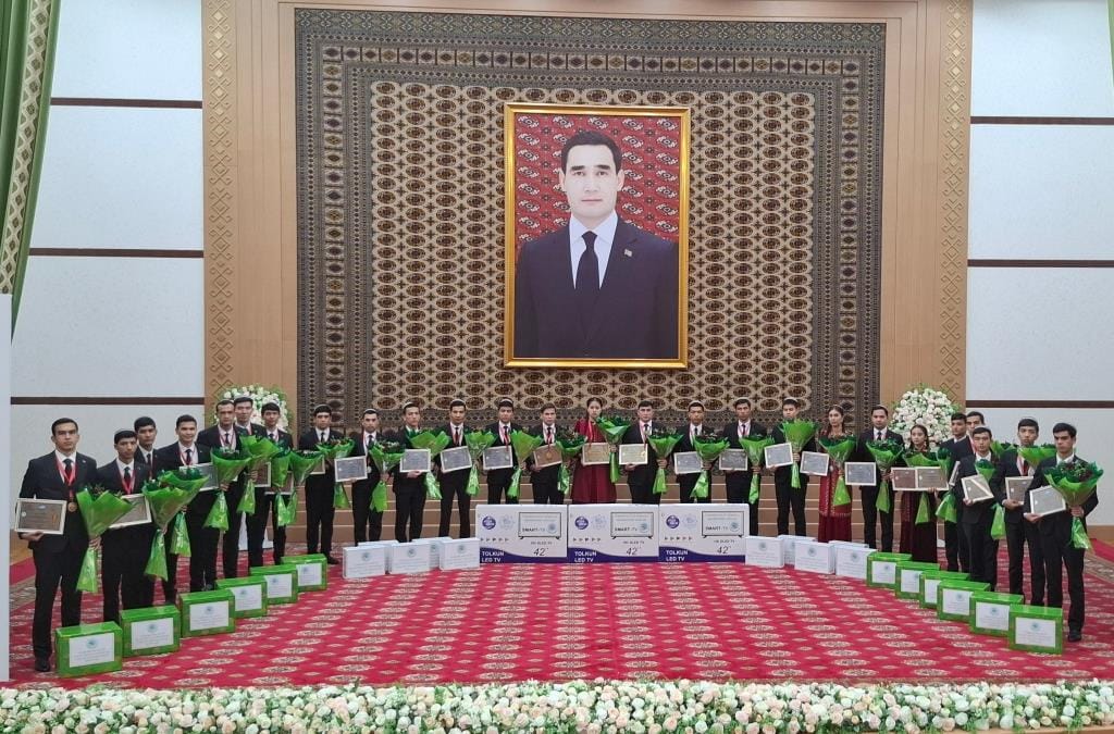 Türkmen talyplary matematika olimpiadasynda üstünlikli çykyş etdiler