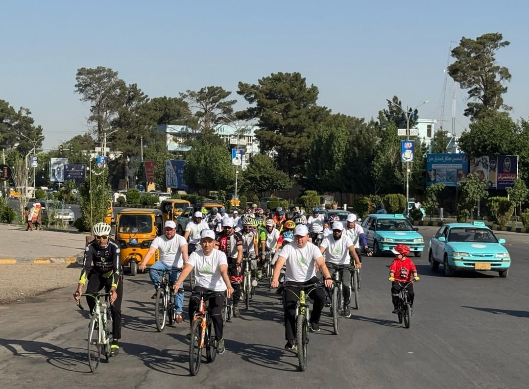 Türkmen diplomatlar, Herat'ta Dünya Bisiklet Günü kutlamalarına katıldı