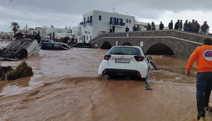 Yunanistan'da şiddetli yağışlar sonucu meydana sel felaketi, geniş çaplı maddi zarara neden oldu