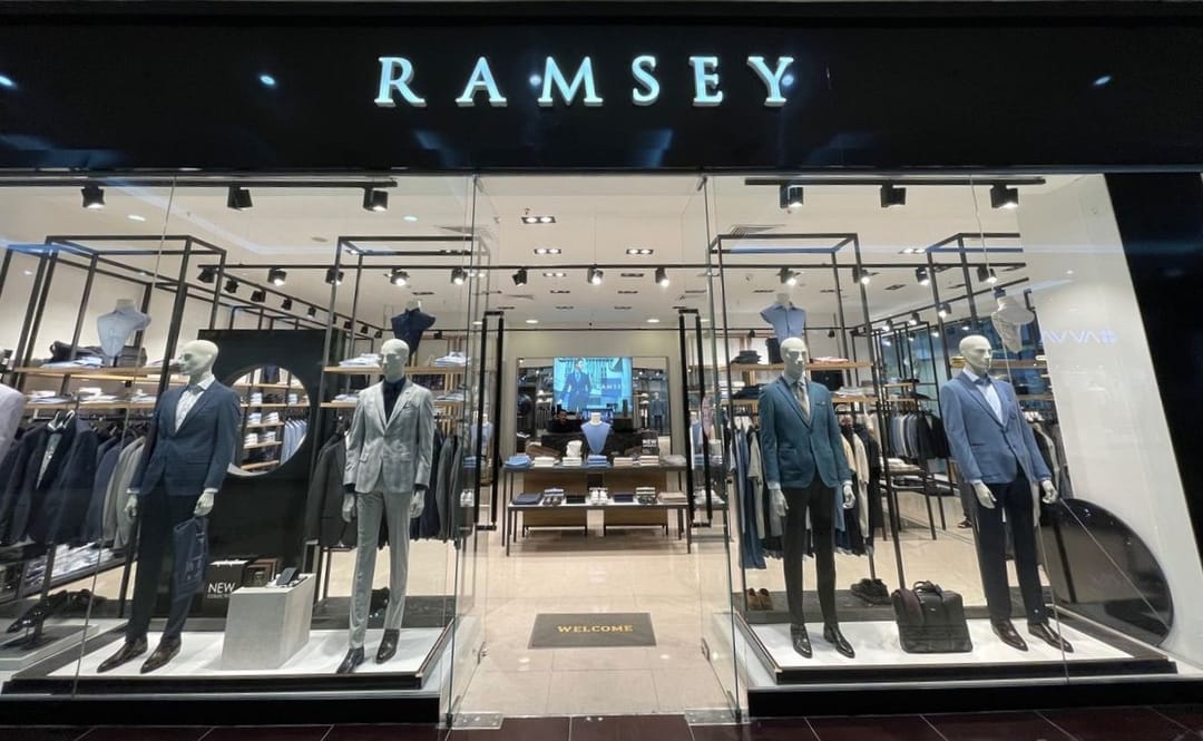 A polo shirt as a gift by purchasing clothes in the Ramsey