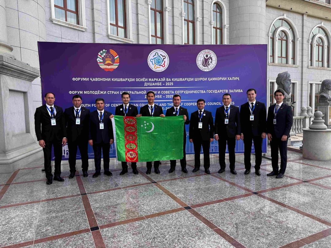Türkmen heyeti, Tacikistan'daki uluslararası gençlik forumuna katıldı