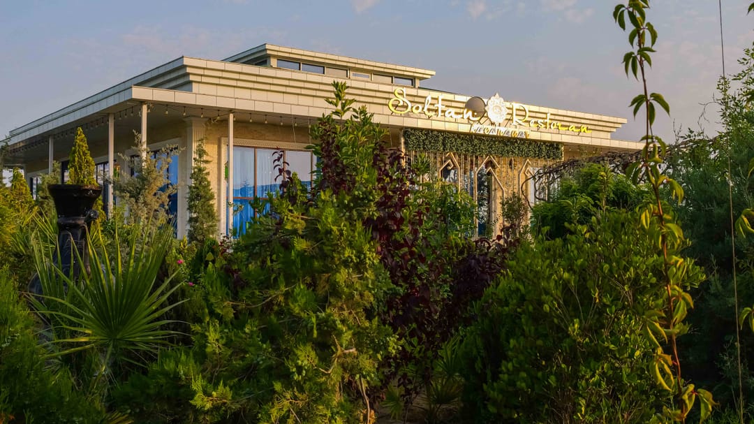 «Soltan Kenar» restorany — Hazaryň kenarynda ýatdan çykmajak pursatlar