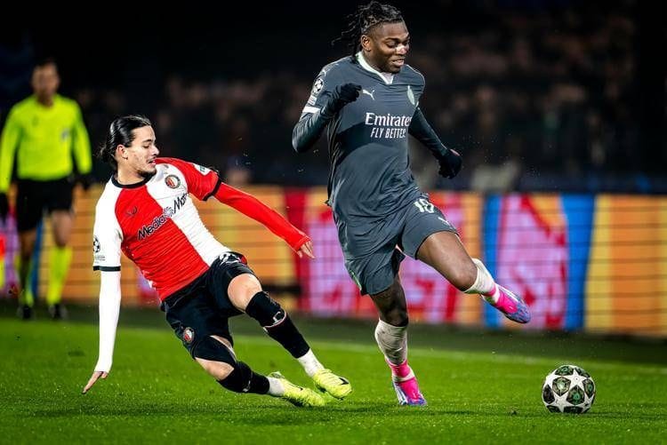 «Милан» уступил «Фейенорду» в первом стыковом матче плей-офф Лиги чемпионов