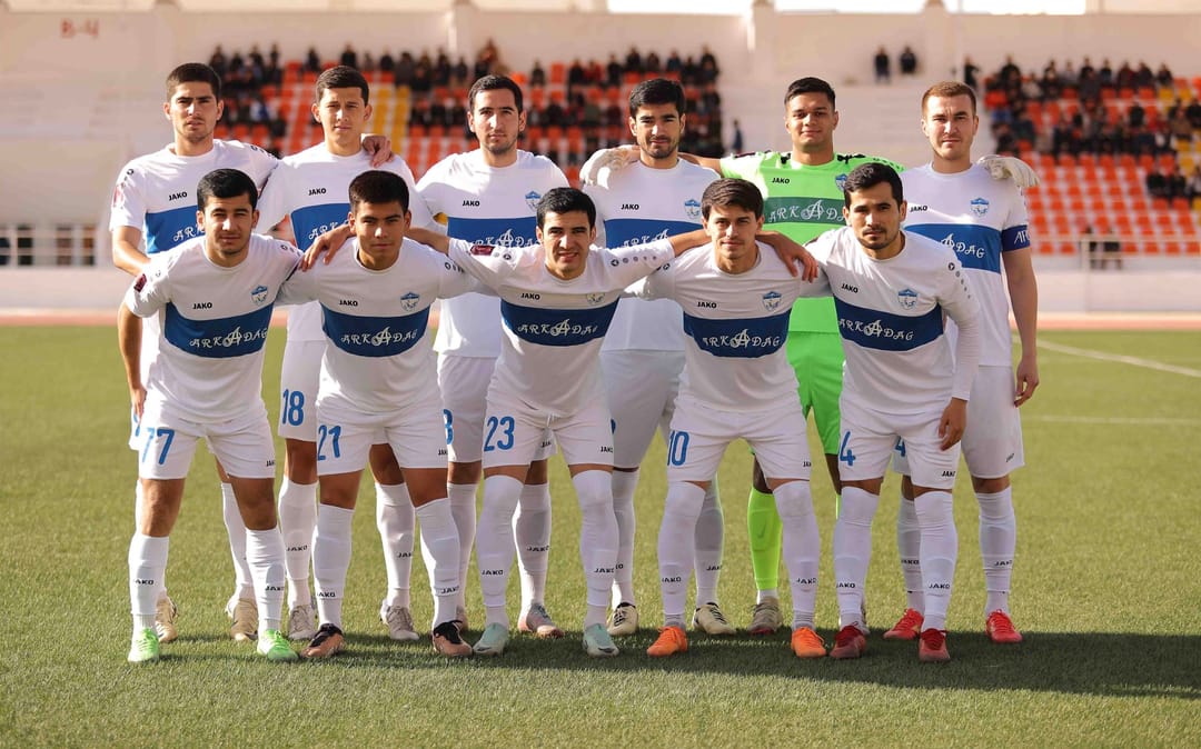 «Arkadag» Türkmenistanyň futbol çempionatynyň ýaryş tertibinde öňde barýar