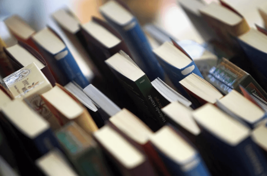 ABŞ-nyň Aşgabatdaky ilçihanasy kitap ýarmarkasyny geçirýär