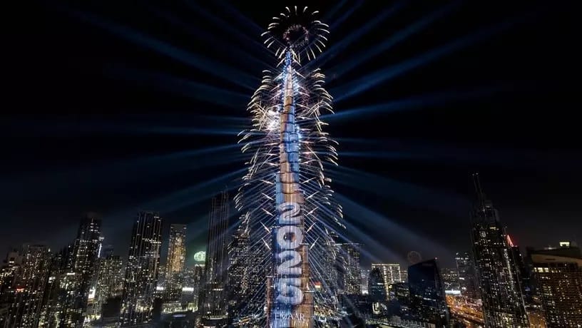 Dünyanın en yüksek gökdeleni Burç Halife, 15. yılını kutluyor