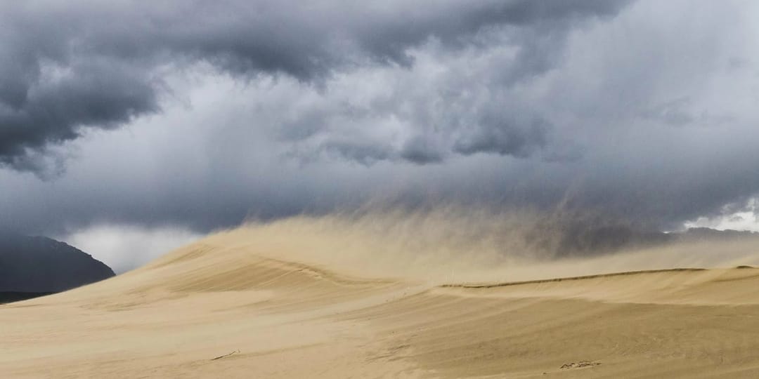 Ýewropa Afrikadan çaňly şemal geldi
