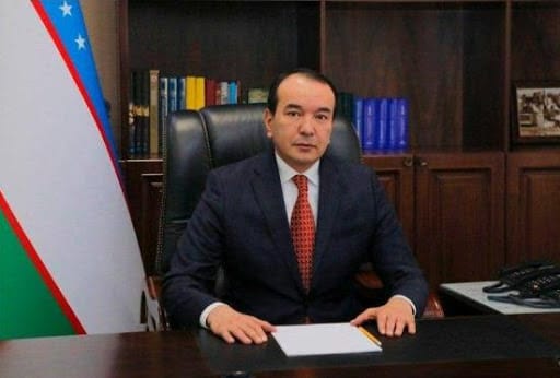 Özbegistanyň medeniýet ministri Ozodbek Nazarbekowa «Türkmenistanyň at gazanan artisti» diýen at dakyldy