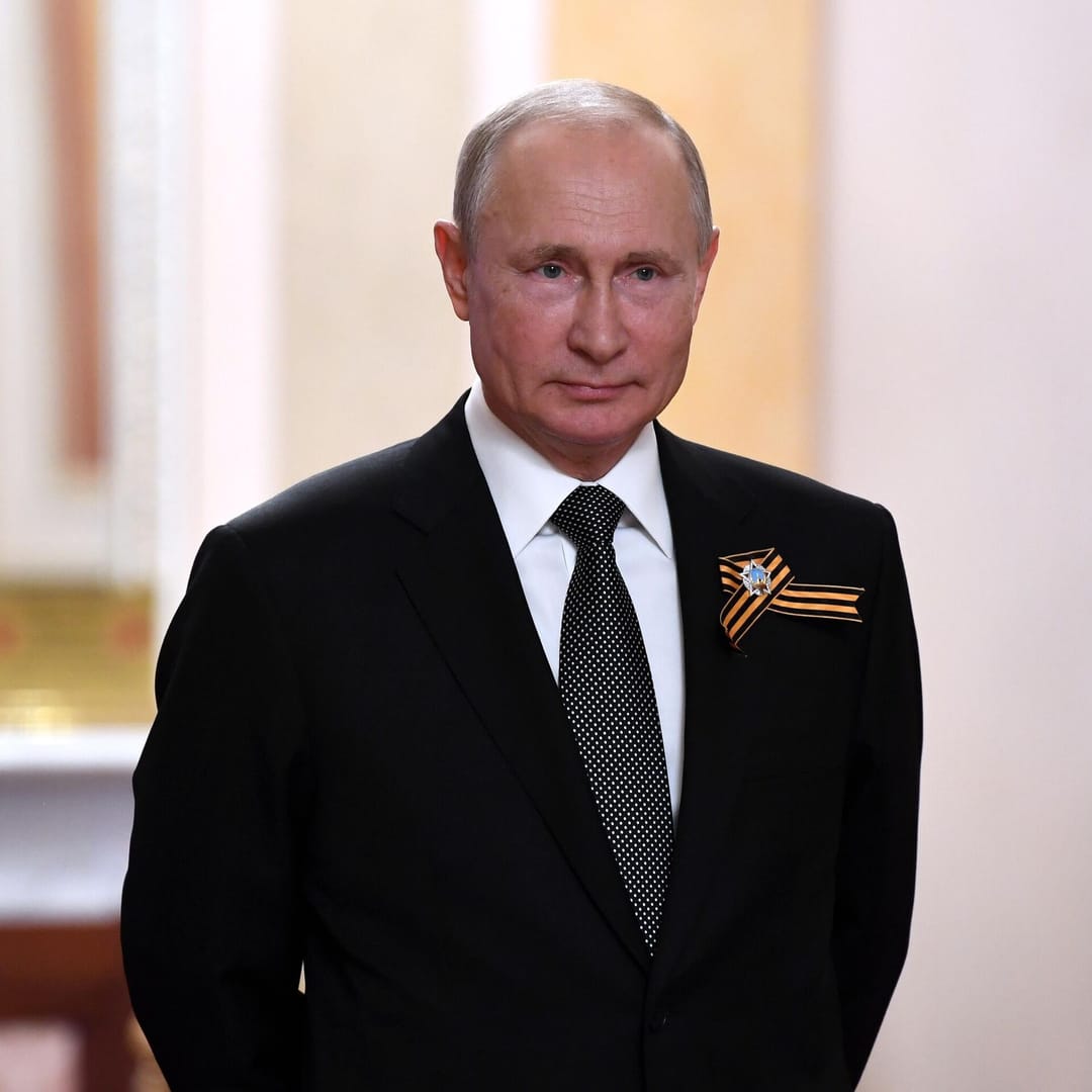 Putin Türkmenistanyň Prezidentini Ýeňşiň 80 ýyllygy bilen gutlady