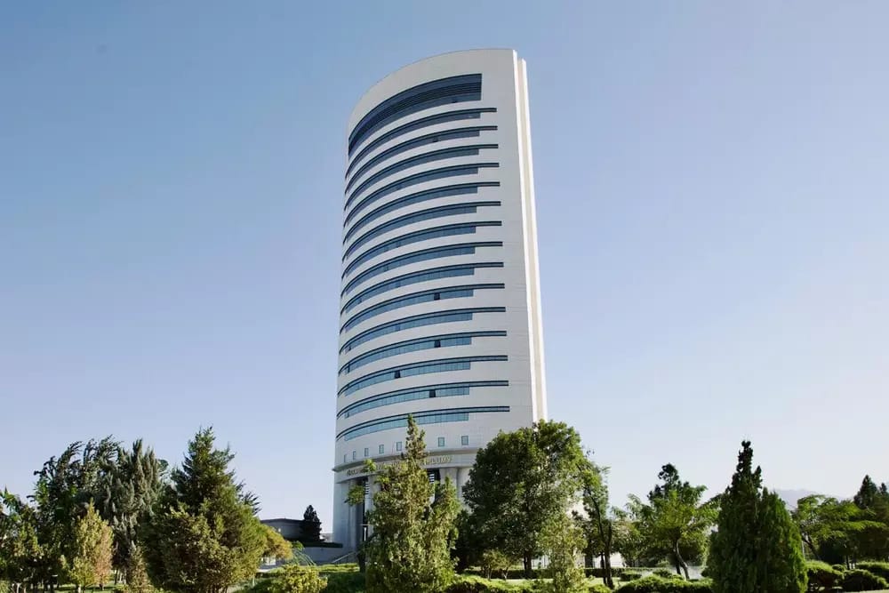 Туркменская биржа провела сделки на 241 тысячу долларов и 53 миллиона манатов