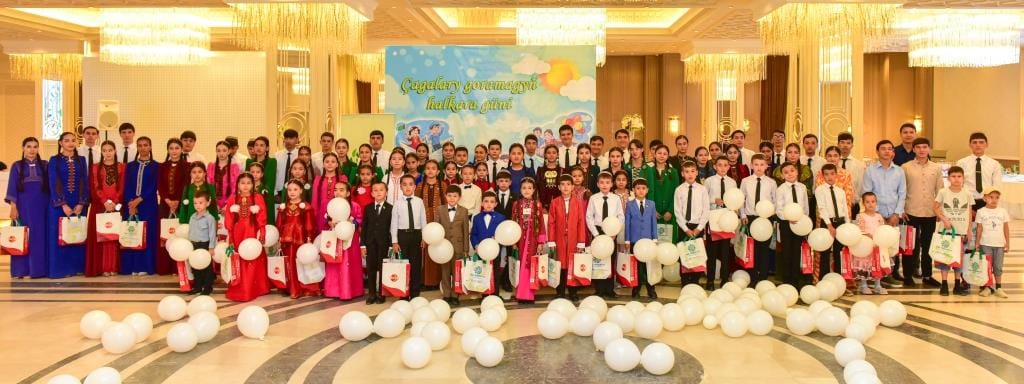 “Geljege ýaşyl ädim: Çagalaryň hereketi” atly döredijilik bäsleşiginiň ýeňijileri sylaglandy