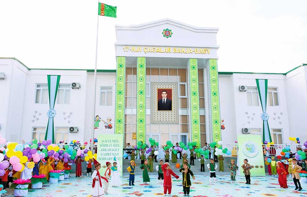 Sakarçäge etrabynda täze çagalar bakja-bagy açylyp ulanmaga berildi