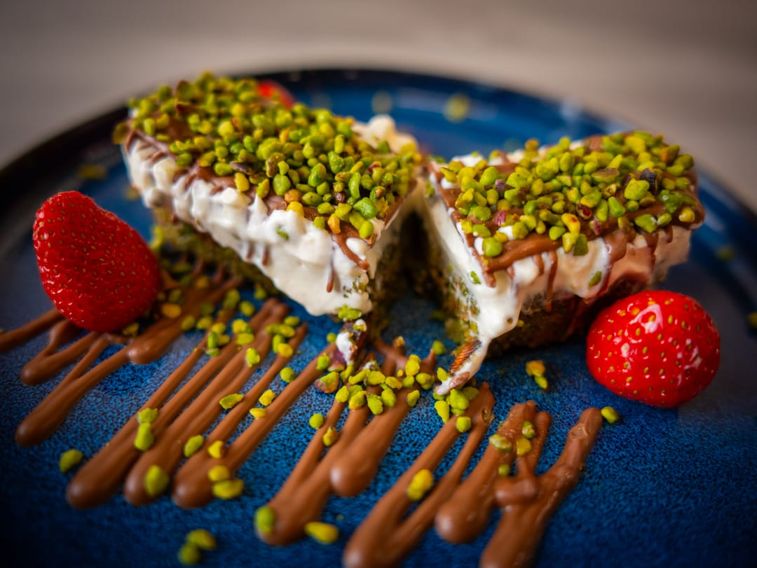 Aşgabadyň Katmer kafesi – türkleriň del tagamlarynyň ajaýyp utgaşmasyny hödürleýär