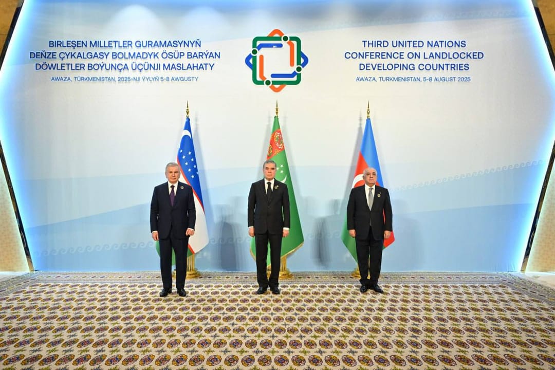 Awazada  «Türkmenistan — Özbegistan — Azerbaýjan» formatyndaky üçtaraplaýyn duşuşyk geçirildi