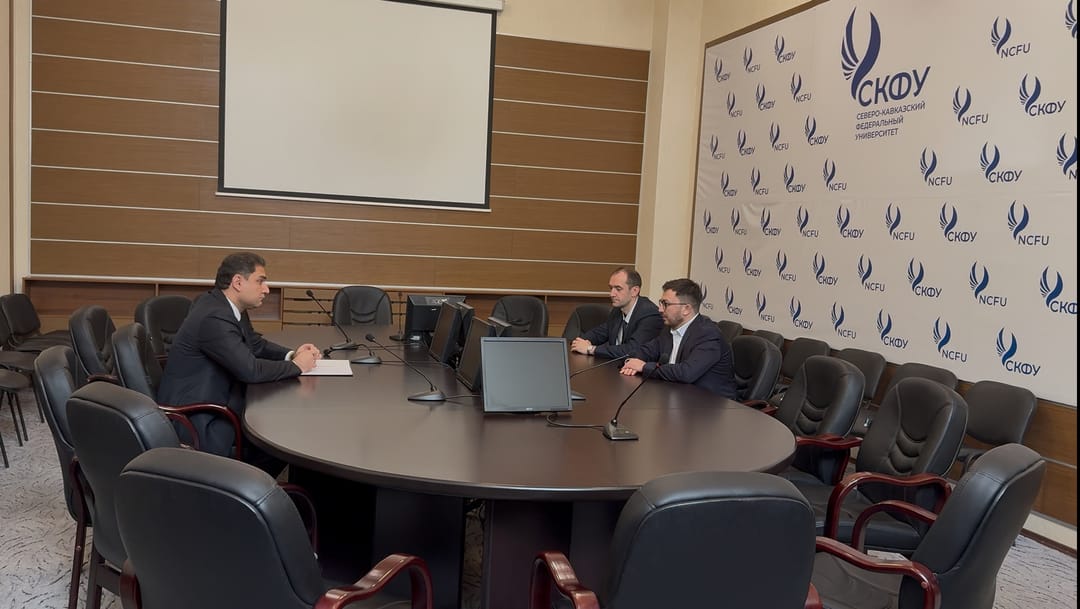 Türkmen konsuly Stawropoldaky Demirgazyk-Kawkaz federal uniwersitetiniň ýolbaşçylary bilen duşuşdy