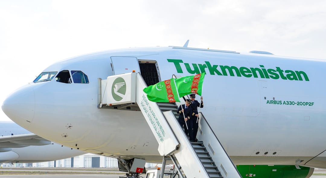 Pakistan, Türkmenistan'a direkt uçuşların başlatılmasını önerdi