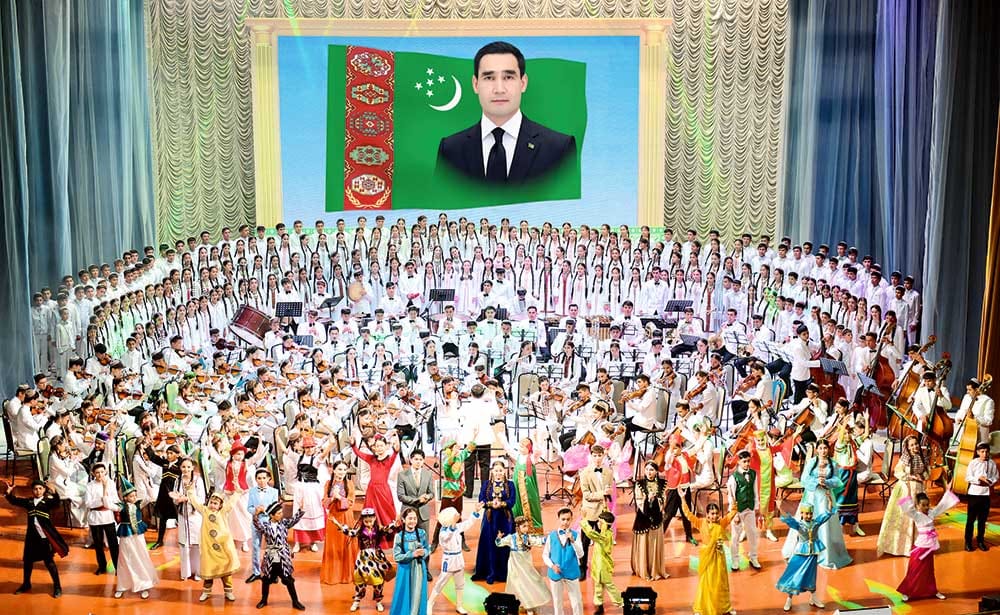 Aşgabatda «Parahatçylyk sazy, dostluk, doganlyk sazy» atly aýdym-saz festiwalynyň açylyş dabarasy boldy