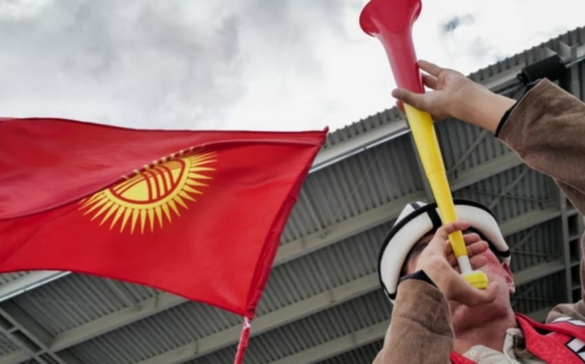 Gyrgyzystanda Senanyň sözleri we sazy üýtgediler