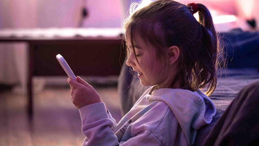 Gazagystanda çaga sim-kartlaryny girizmekçi bolýarlar