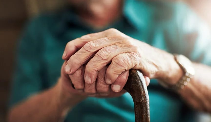 Alymlar adamyň haýsy ýaşda çalt garrap başlaýandygyny anykladylar