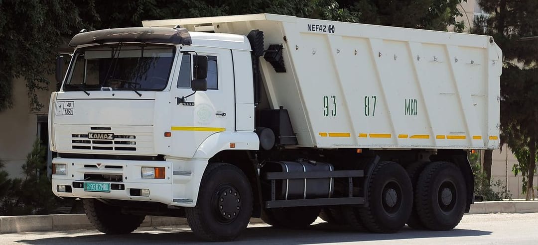 «Maryawtoulag» önümçilik birleşiginiň sürüjileri daýhanlara ýardam bererler