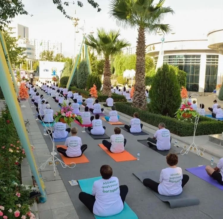 Посольство Индии в Ашхабаде провело мероприятие в честь Международного Дня йоги 