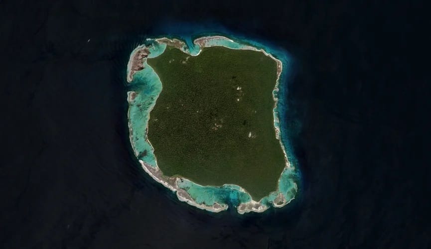 Amerikalı bir genç, dünyanın en izole kabilelerinden biriyle yasa dışı temas kurmakla suçlanıyor