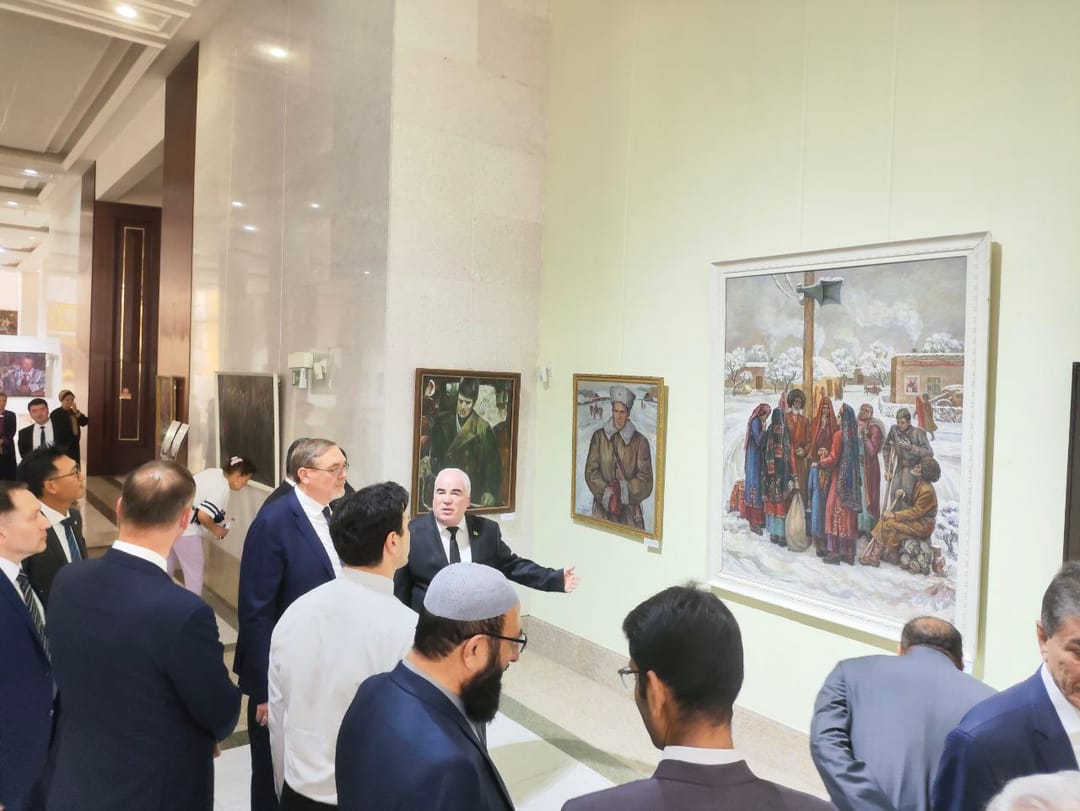 Exhibition of paintings and sculptures in honor of the 80th anniversary of Victory opened in Ashgabat