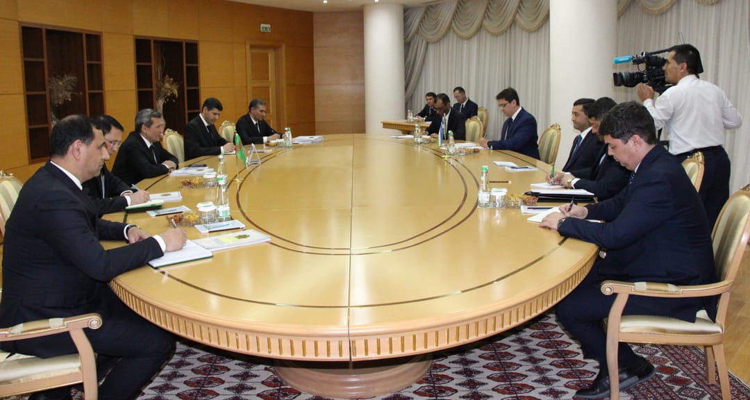 Türkmenistan ve Özbekistan’ın dışişleri bakanları, çok çeşitli konuları görüştü