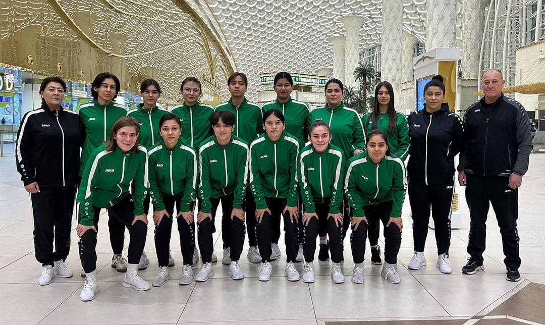 Türkmenistanyň futzal boýunça zenanlar ýygyndysy Aziýa Kubogynyň saýlama ýaryşyna gatnaşmak üçin Daşkende geldi