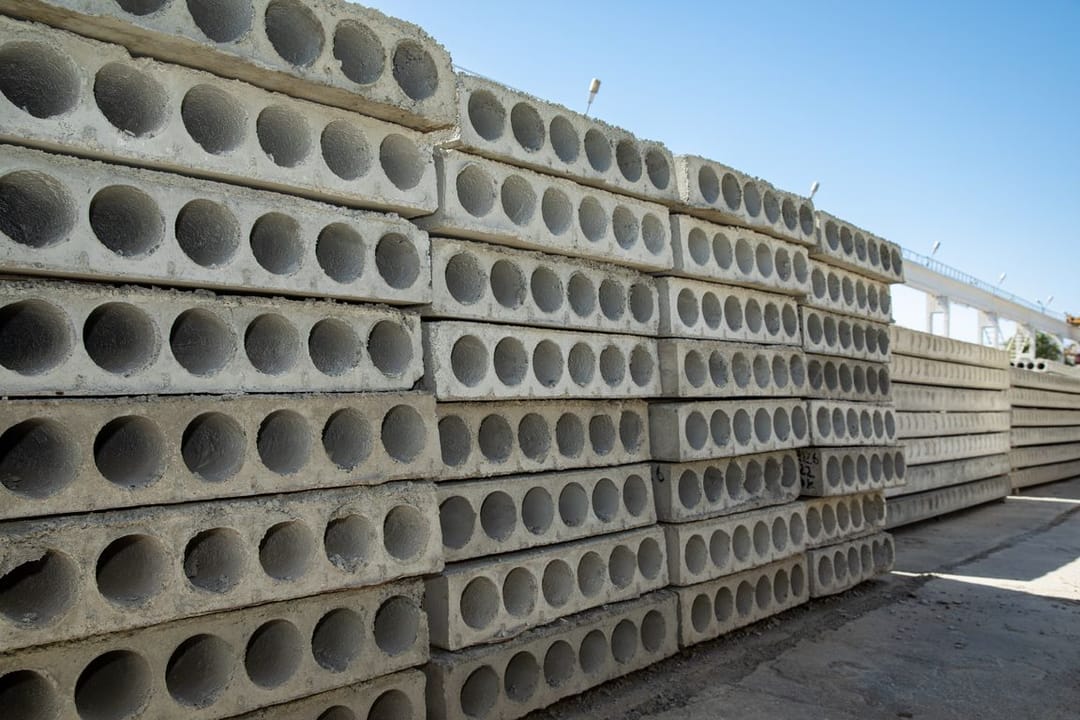 The Demirbetonönümleri enterprise in the Buzmeyin etrap is focused on import substitution and export of manufactured building materials