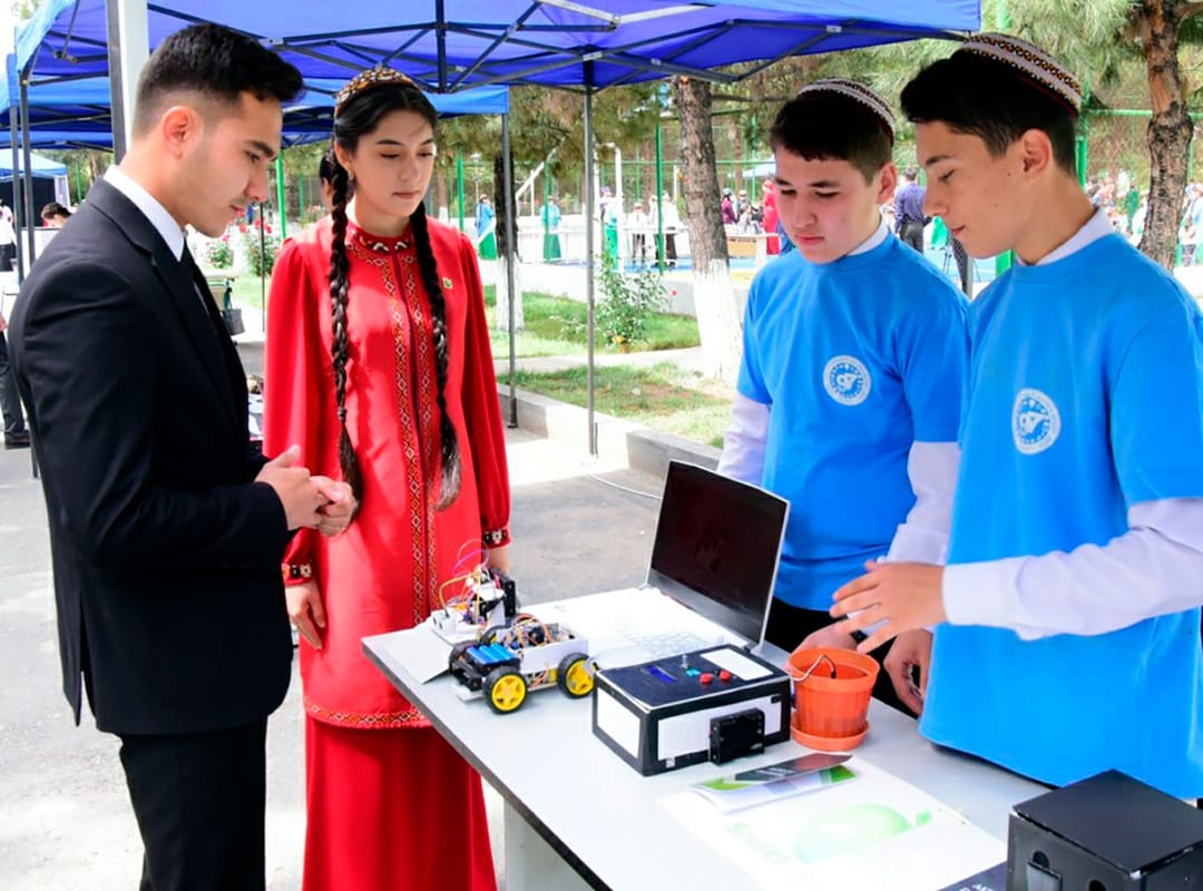 Robotics competitions were held in Ashgabat