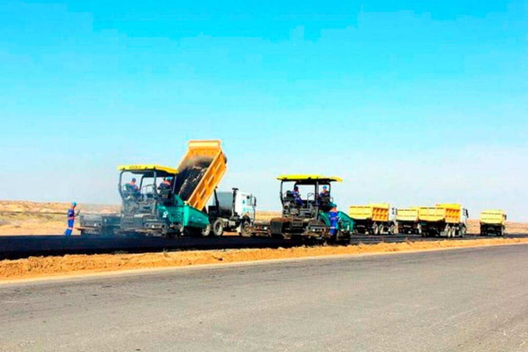 Demirgazyk Türkmenistanyň täze obasynda 18,5 kilometrden gowrak ýol gurulýar