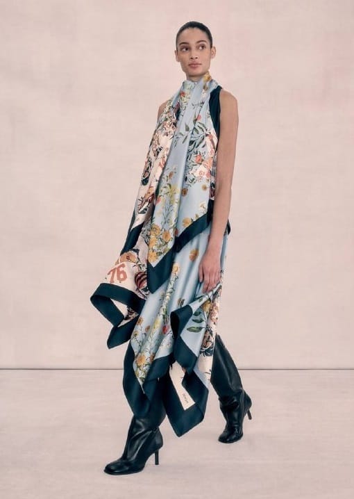 Rus stilist, atkı desenini yaz ve sonbaharın ana trendi olarak adlandırıyor