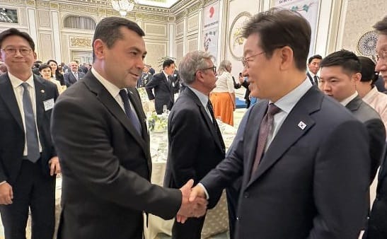 Turkmenistan Ambassador met Korean President at 80th anniversary of liberation Celebration