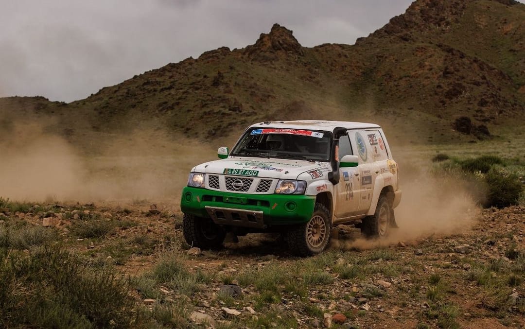 Туркменские гонщики продолжают борьбу за победу в ралли «Шелковый путь»