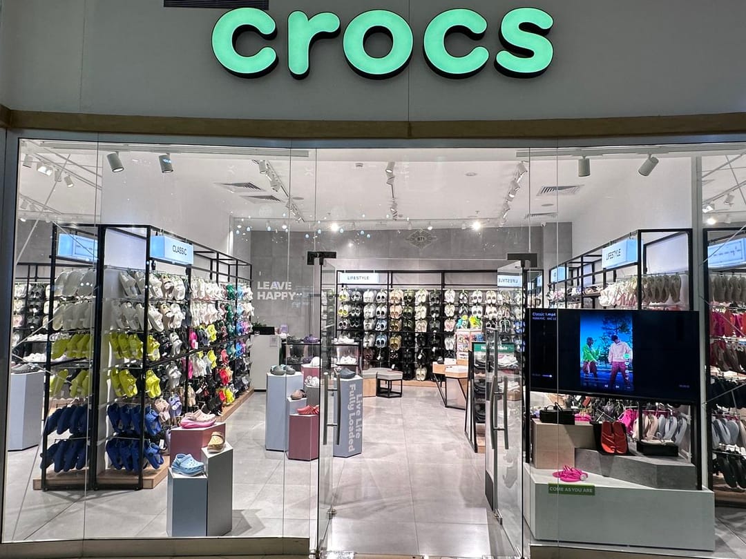 Aşgabatdaky «Crocs» dükany täze aýakgap toplumyny hödürleýär