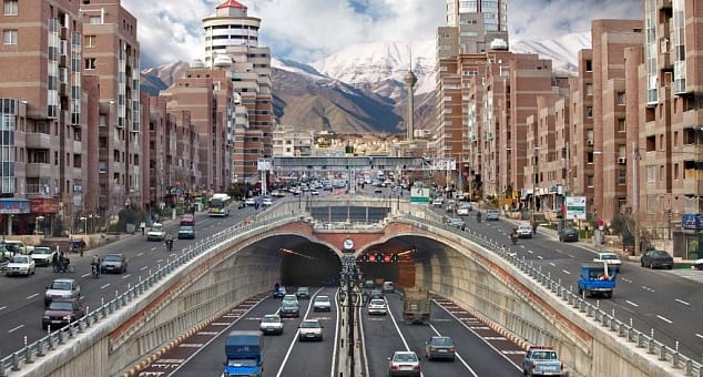 İran Cumhurbaşkanı Mesud Pezeşkiyan, ülkenin başkentini Tahran'dan ülkenin güney sınırlarına, Basra Körfezi kıyılarına taşıma planları için çalışma başlattıklarını duyurdu