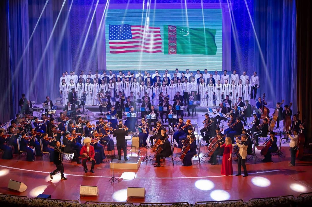 Aşkabat'ta, Türkmen-Amerikan ortak konseri Broadway ve Beyond sahnelendi