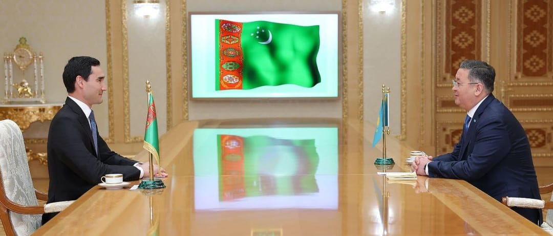 Serdar Berdimuhamedov and Murat Nurtleu discussed the prospects for Turkmen-Kazakh cooperation