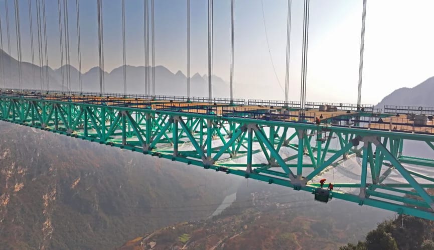 Hytaýda dünýäde iň beýik awtoulag köprüsini gurdular