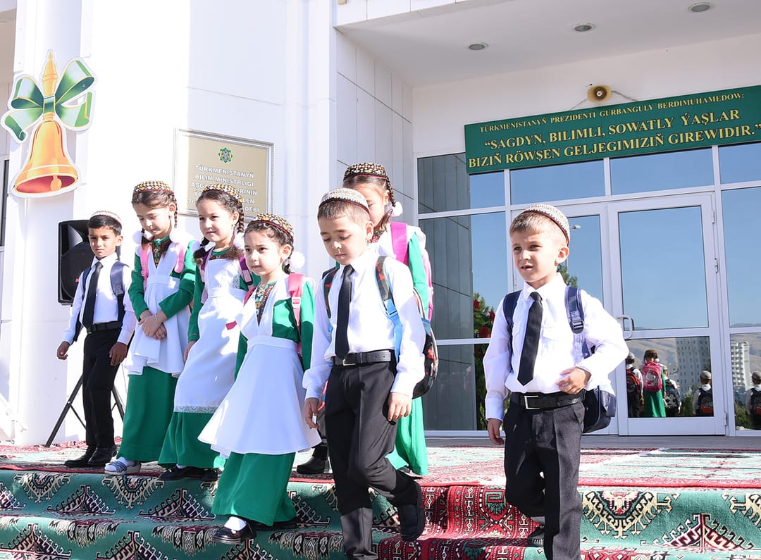 В расписании школ Туркменистана появится День физкультуры