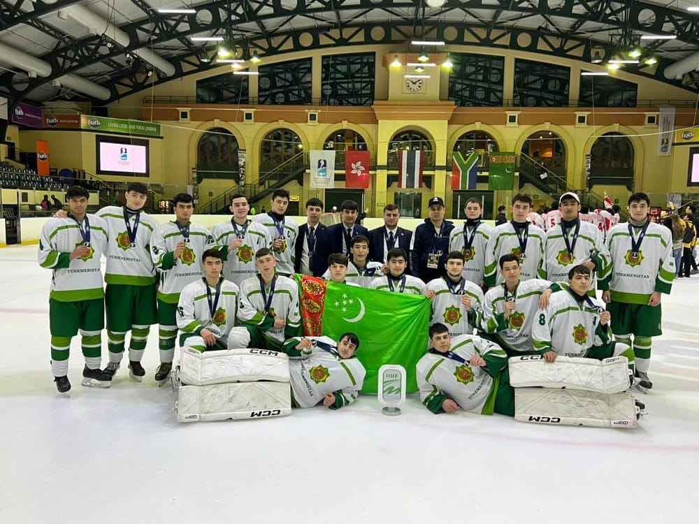 The Turkmenistan national hockey team won silver at the Junior World Championship in the third division of group “B”