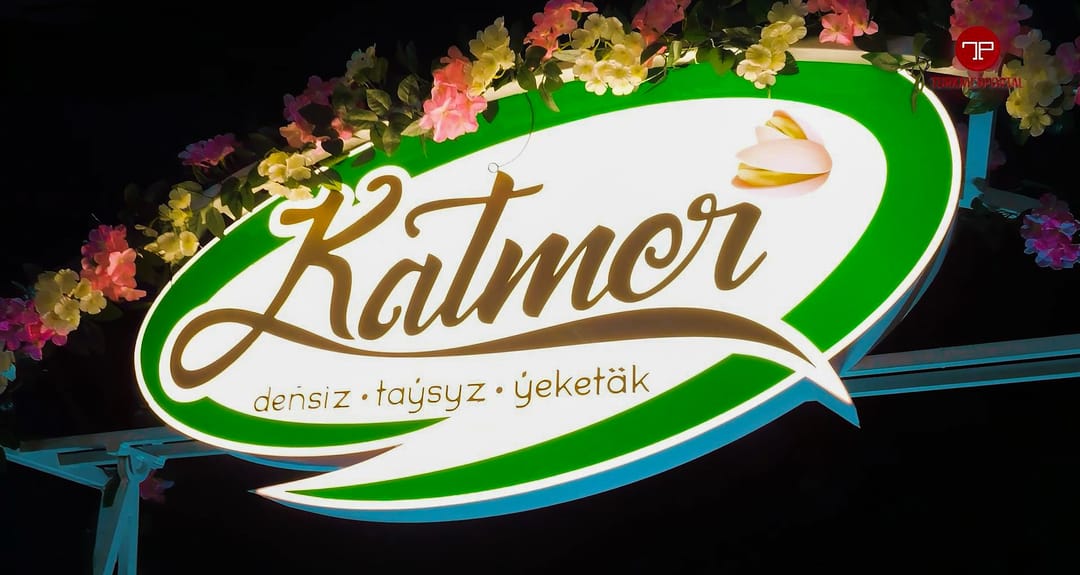 Katmer kafesindäki tagamlaryň ajaýyp sazlaşýan dueti — katmer we türk çaýy!